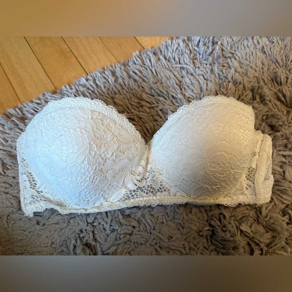 Xhilaration White Lace Strapless Bra